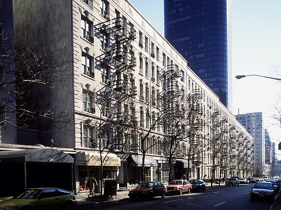 3rd image of 213 E 66th St #103