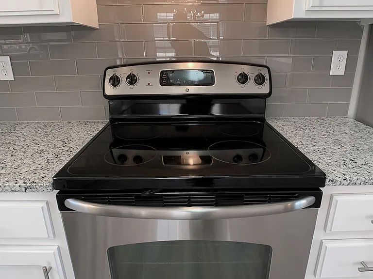 617 SE Battery Dr — Photo 5