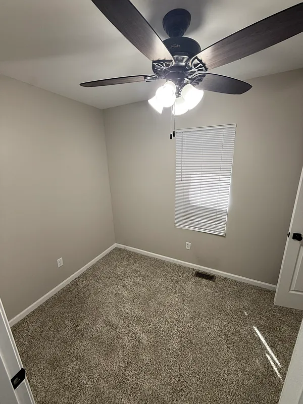 Stunning Fully Renovated Apartment - Like New! — Photo 4