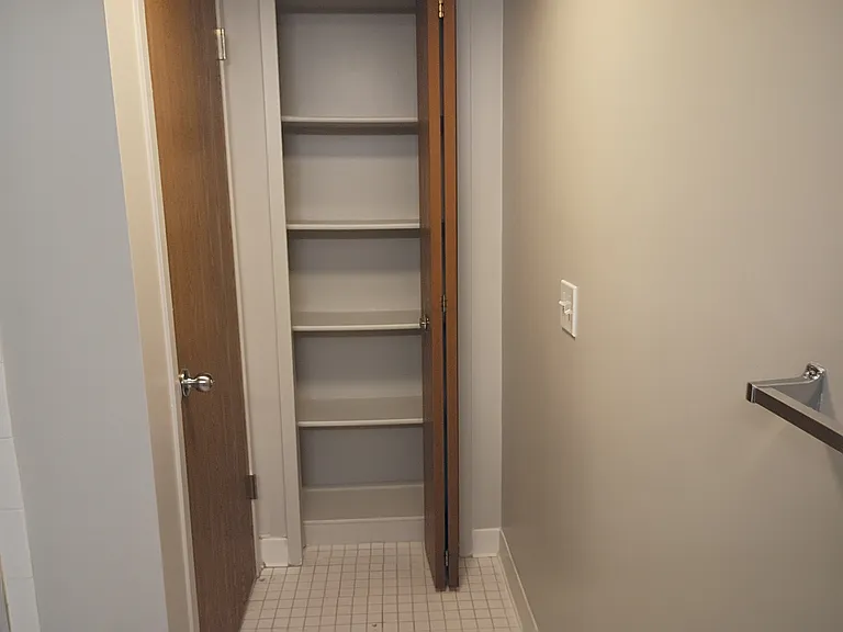 Prentiss Pointe Apartments — Photo 102