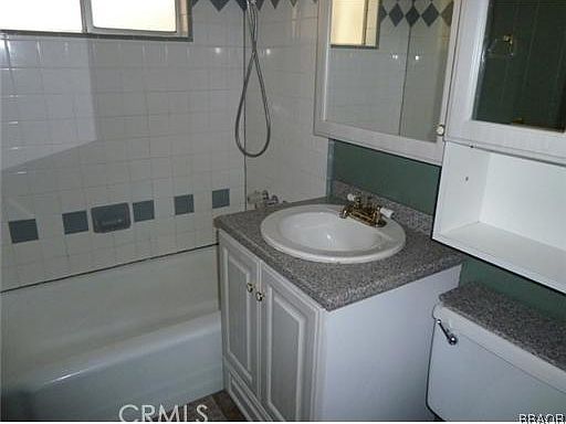 4th image of 1048 Heaton Dr