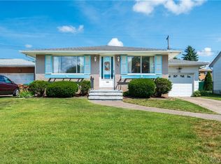 121 Vern Ln, Cheektowaga, NY 14227