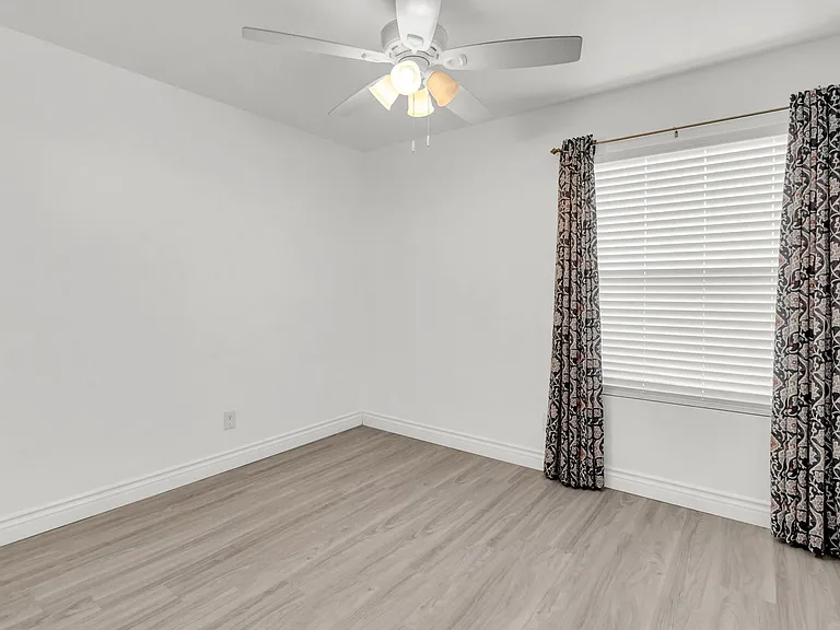 3945 E Salinas St — Photo 18