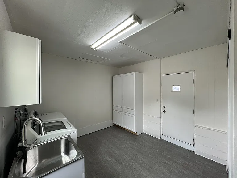 23124 Grove St — Photo 16