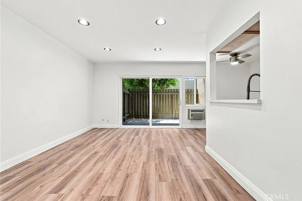 1 bed, 697 sqft, $3,100 — Photo 3