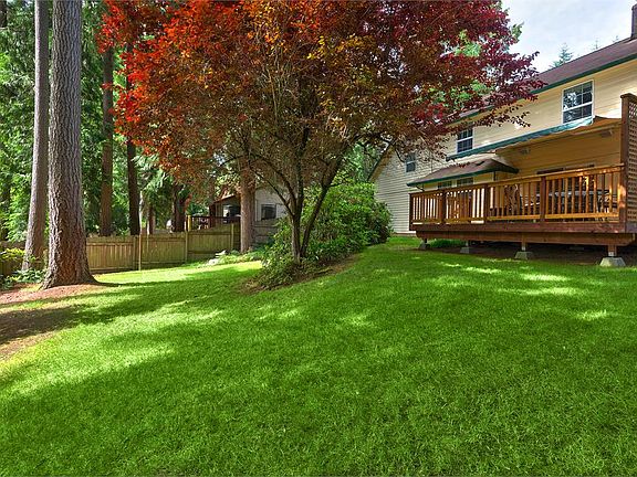 4th image of 1175 NW Huckle Dr