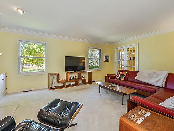 5th image of 5653 Blue Grass Ct