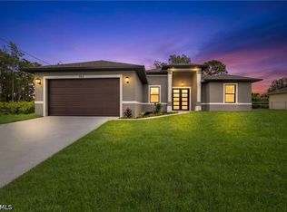 553 McArthur Blvd, Lehigh Acres, FL 33974