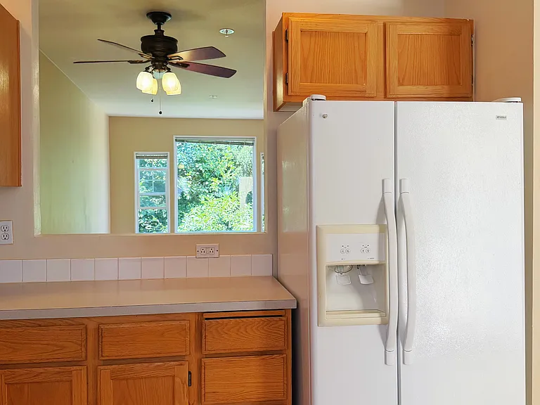 4704 Mill Pond Dr SE — Photo 3