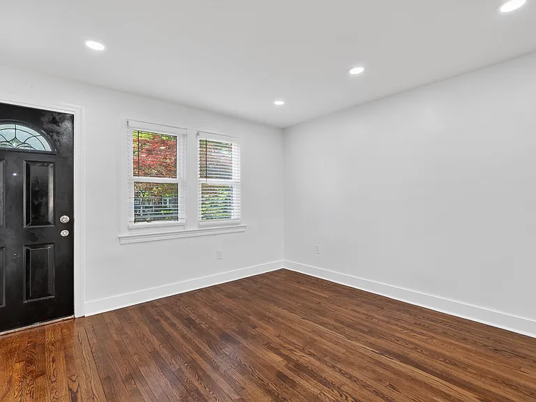 3344 Clay Pl NE — Photo 13