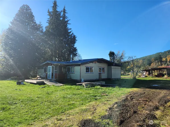 201 Frost Creek Road, Glenoma, WA 98336