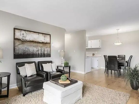 4th image of 1121 Howie Ave #309