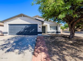 7983 S Lennox Ln, Tucson, AZ 85747