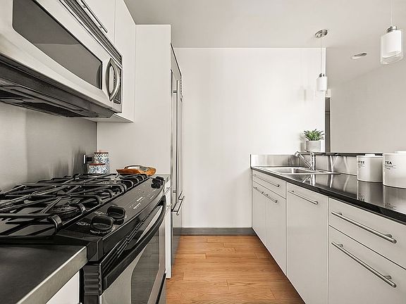 4th image of 150 Nassau St APT 9F