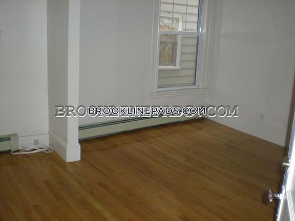 5th image of 38 Babcock St #1AS