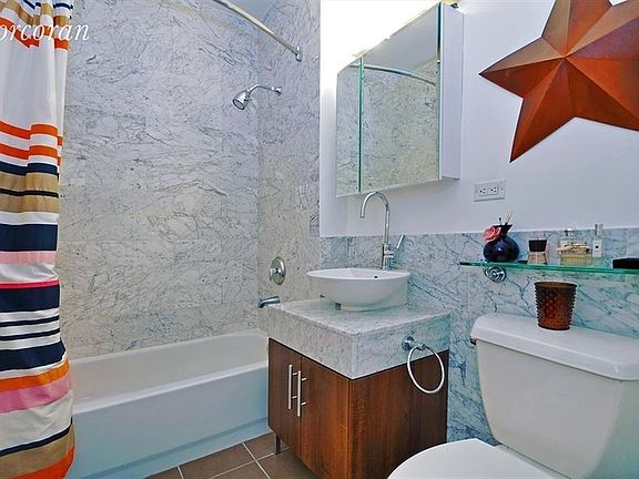 4th image of 82 Beaver St APT 1203