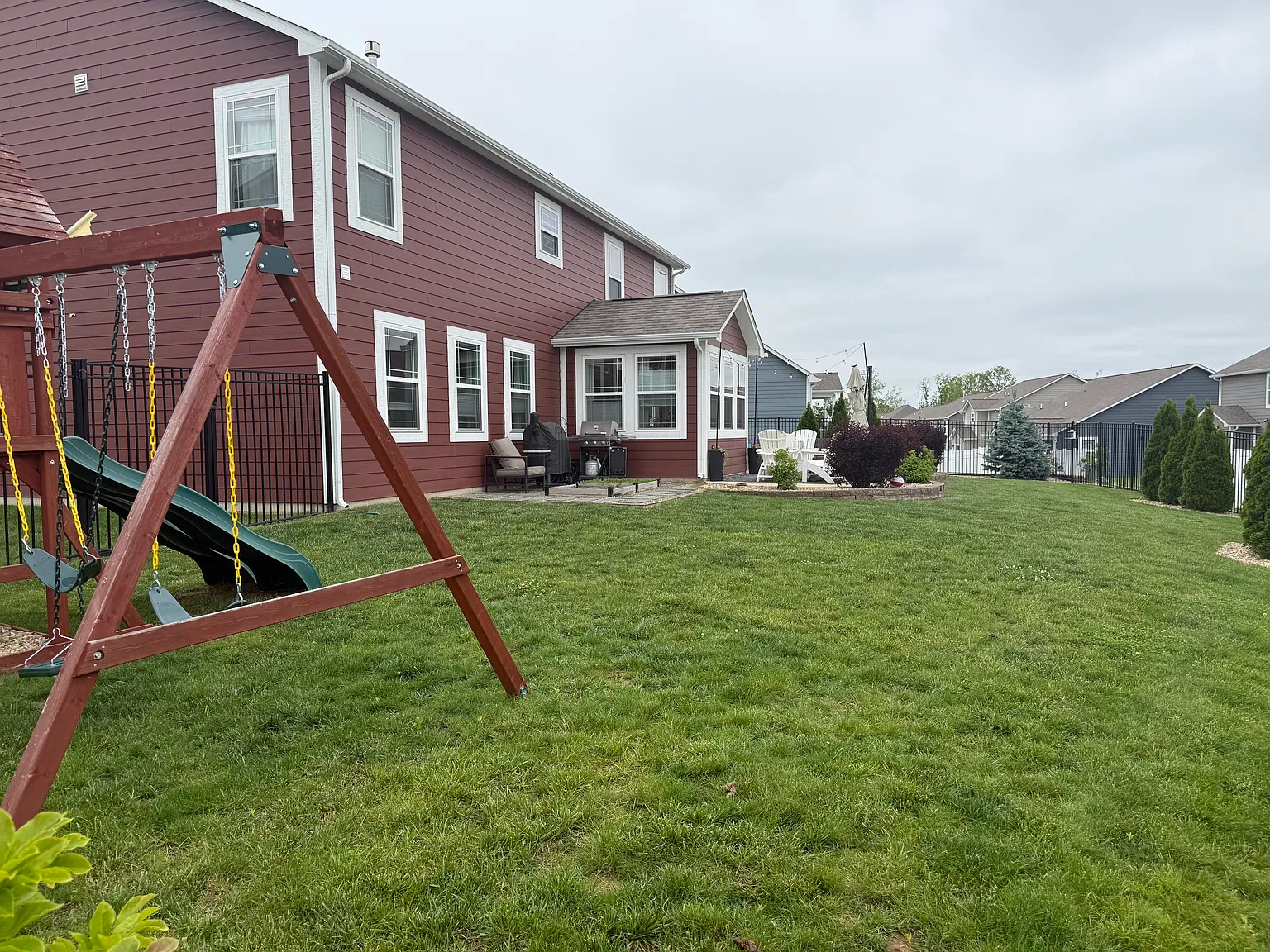 4 bed, 3556 sqft, $3,000 — Photo 4