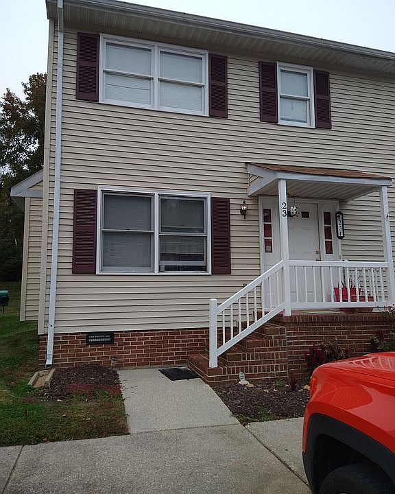 1st image of 23 Bromley Dr