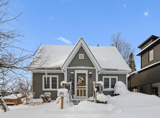 249 Gowrie St N, Centre Wellington, ON N1M 2H2