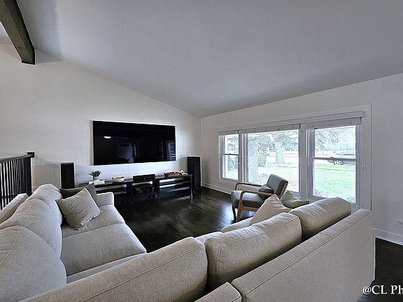 4th image of 2313 Greenwood Rd