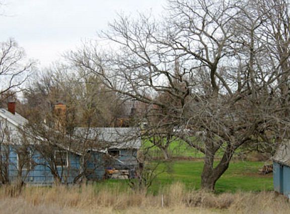 4th image of 1875 S College Ave