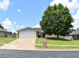 11240 Triple Crown Dr, Flint, TX 75762