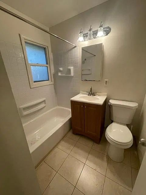 2 bed, 800 sqft, $2,100 — Photo 4