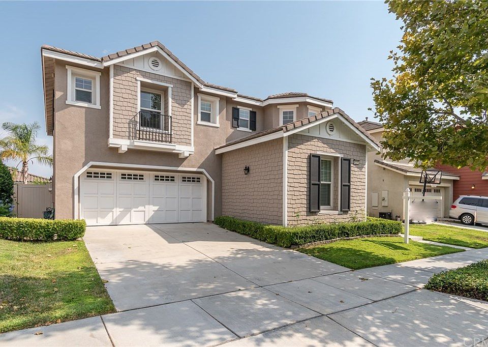 1st image of 40392 Amesbury Ln