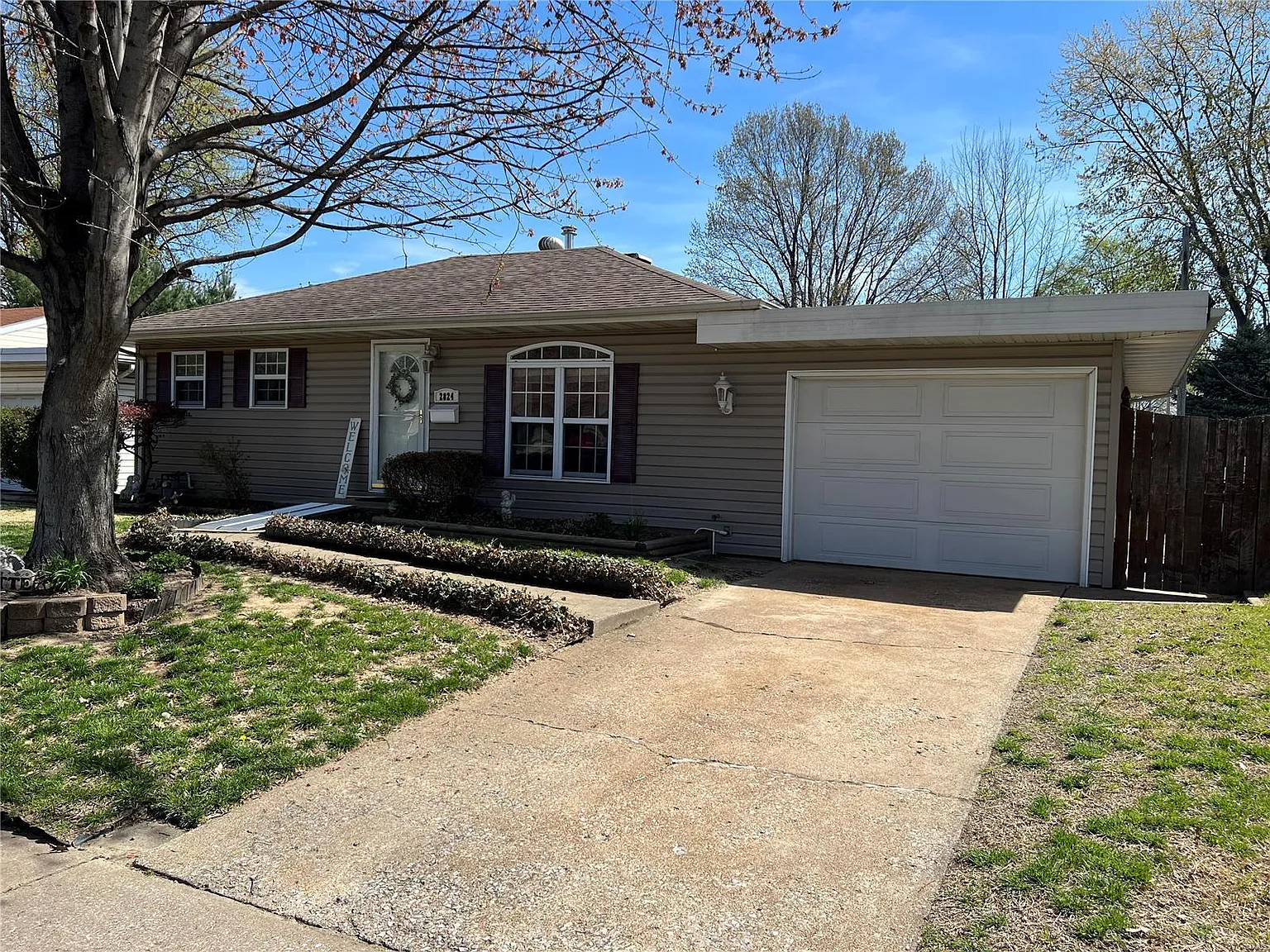 2824 Fortune Dr photo 1
