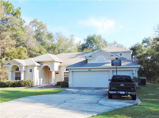 8807 N Golfview Dr, Citrus Springs, FL 34434