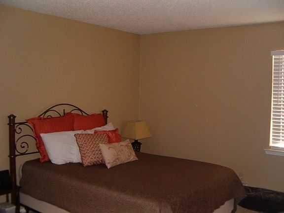 5th image of 702 Long Dr