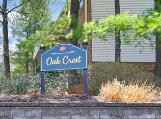 101 E Oak St, Oakland, NJ 07436