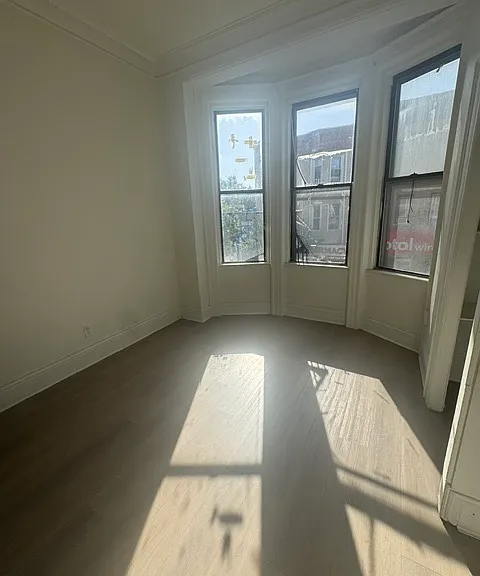 900 Summit Ave #8 — Photo 15