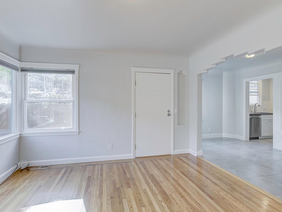 Living Room - Entrance Door
