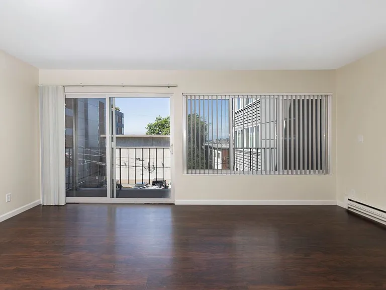 Cordova Apartments — Photo 59