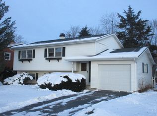 449 N Midlothian Rd, Mundelein, IL 60060