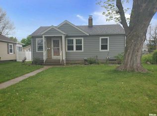 2955 8th St, Moline, IL 61265