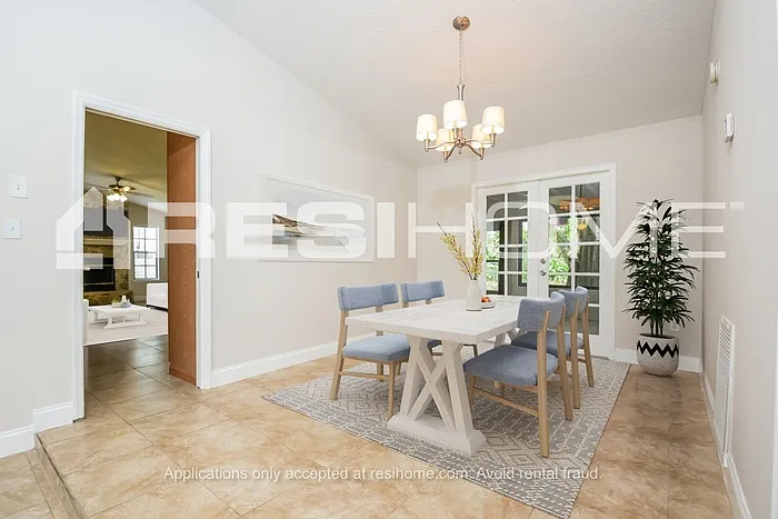 3 bed, 2.0 bath, 1729 sqft, $2,280 — Photo 4