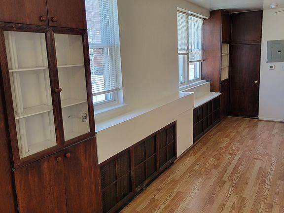 4th image of 610 S 22nd St #1R