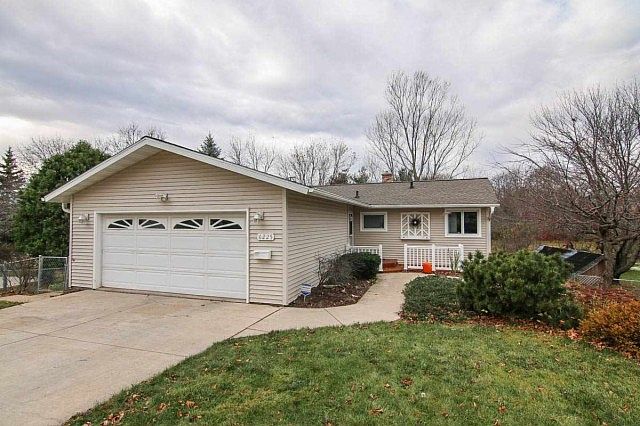 1st image of 6225 Birch Hill Dr