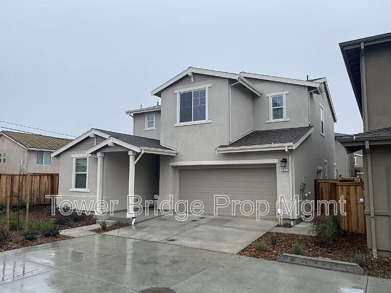 4 bed, 3.0 bath, 2174 sqft, $3,275 — Photo 1