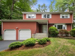18 Banks Rd, Simsbury, CT 06070