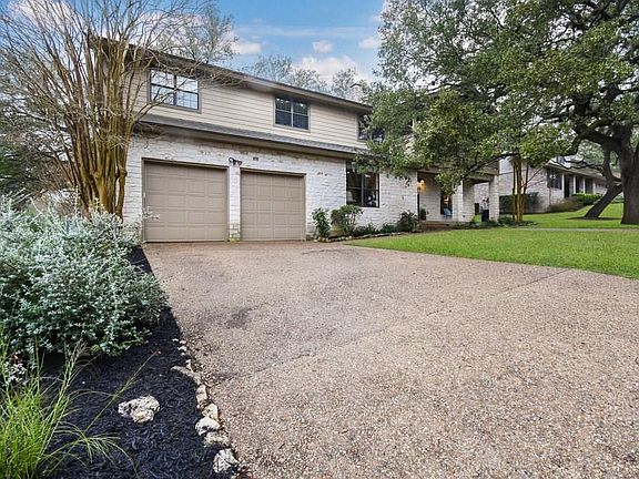 2nd image of 9401 Rolling Oaks Trl