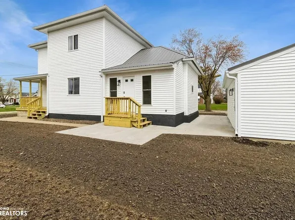 207 N 3rd St, Montezuma, IA 50171