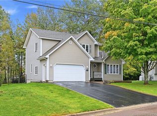 1044 Barachois St, Dieppe, NB E1A 7S8