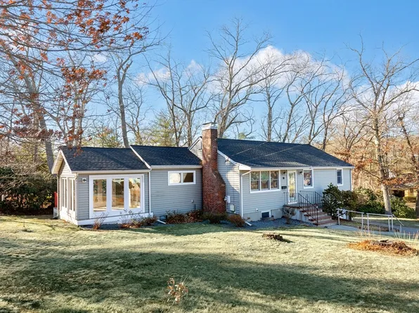 38 Selfridge Rd, Reading, MA 01867