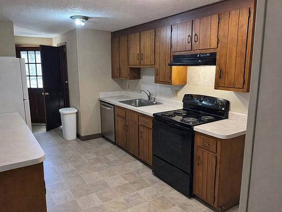 3rd image of 74 Westerly St #74