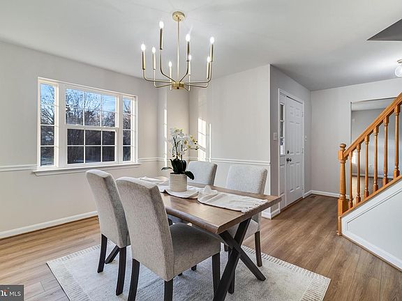 4th image of 1041 Kings Creek Dr