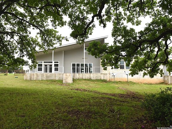 5th image of 161 Pavilion Dr