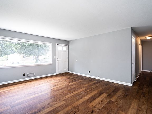 4th image of 426 Gascoigne Dr